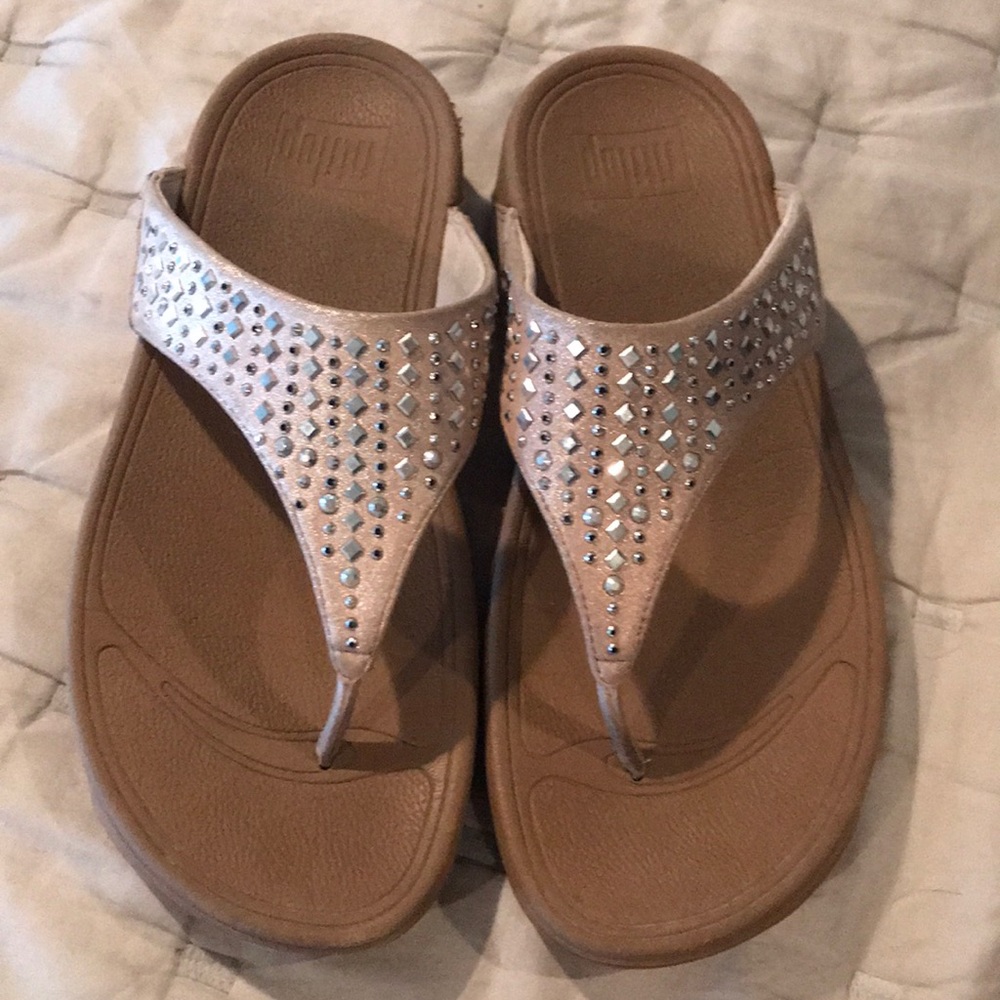 Fit flops barely worn like new! Size 6